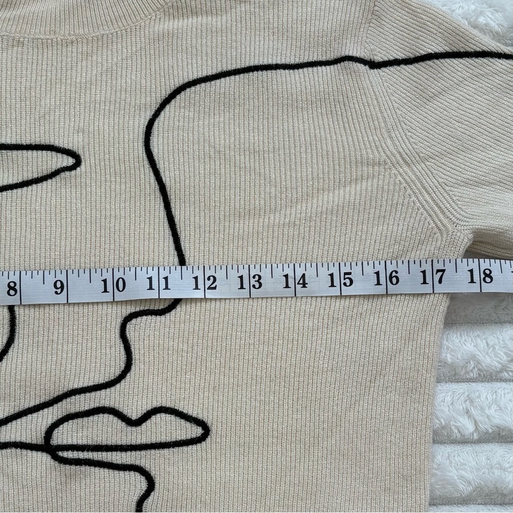 AKIRA Willa Abstract Face Ribbed Turtleneck Sweater Medium Cream Artsy - Picture 7 of 9